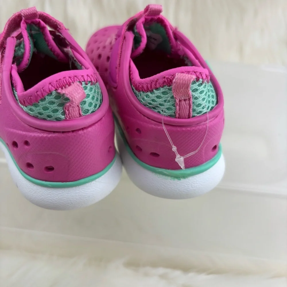 LILY&DAN Vibrant Pink Kids Water Shoes with Hook and loop Strap Size 5/6